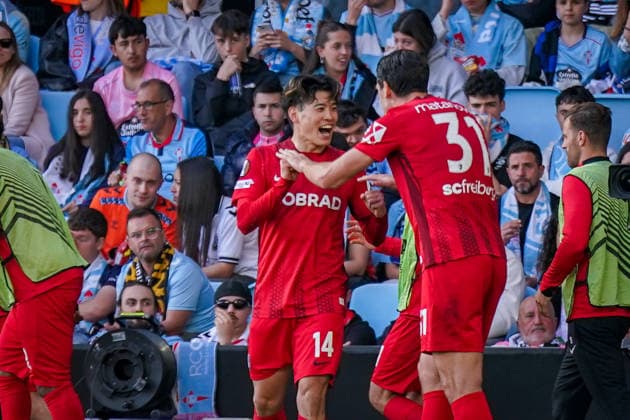 Spanien: Fussball UEFA Europa-League 2025 - 2026, Viertelfinale (Rückspiel) - Celta Vigo vs SC Freiburg - Balaidos (Vigo): Tor und Torjubel zum 2:0 durch Yuito Suzuki (SC Freiburg, 14) Freude, Emotionen, Jubel Copyright: xJOERANxSTEINSIEKx