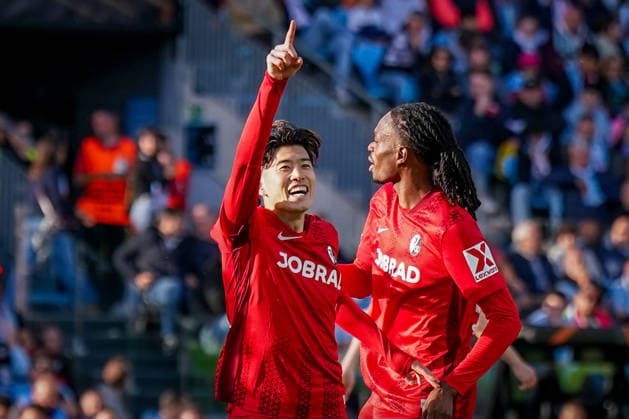 Spanien: Fussball UEFA Europa-League 2025 - 2026, Viertelfinale (Rückspiel) - Celta Vigo vs SC Freiburg - Balaidos (Vigo): Tor und Torjubel zum 0:3 durch Yuito Suzuki (SC Freiburg, 14) Freude, Emotionen, Jubel Copyright: xJOERANxSTEINSIEKx