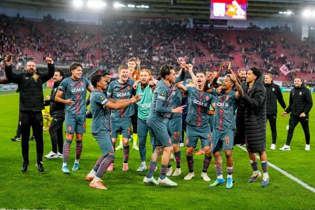 ALKMAAR , 16-04-2026 , AFAS stadium , season 2025 2026 , UEFA Conference League , Quarter-finals 2nd leg , match between AZ and Shakhtar Donetsk , Picture shows Shakhtar Donetsk players Dmytro Riznyk celebrations after the match final score 2-2 AZ - Shakhtar Donetsk  x203085730x Copyright:
