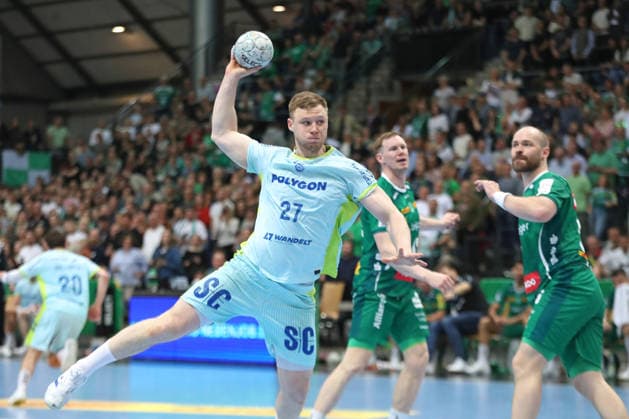 Handball DAIKIN HBL, SC DHfK Leipzig - VfL Gummersbach; 16.04.2026 Kristjan Horzen (27, VfL Gummersbach) holt zum Wurf aus. Handball, DAIKIN HBL, 1. Bundesliga, Saison 2025 2026, 21. Spieltag (Nachholer): SC DHfK Leipzig vs. VfL Gummersbach am 16.04.2026 in der Quarterback Immobilien Arena Leipzig. Copyright: xBEAUTIFULxSPORTS JanxKaeferx