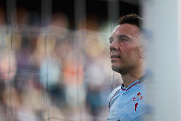 RC Celta de Vigo v SC Freiburg - UEFA Europa League VIGO, SPAIN - APRIL 16: Iago Aspas of Celta de Vigo reacts after the team s defeat during the UEFA Europa League 2025 26 Quarter-Final Leg Two match between Real Club Celta and SC Freiburg at Estadio Balaidos on April 16, 2026 in Vigo, Spain. Vigo Estadio Abanca Balaidos Spain Copyright: xDiegoxSimonx