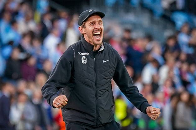 Spanien: Fussball UEFA Europa-League 2025 - 2026, Viertelfinale (Rückspiel) - Celta Vigo vs SC Freiburg - Balaidos (Vigo): Freude, Emotionen, Jubel beim Julian Schuster (SC Freiburg, Trainer) Geste, Gestik, Mimik, Gesichtsausdruck, Emotion Copyright: xJOERANxSTEINSIEKx