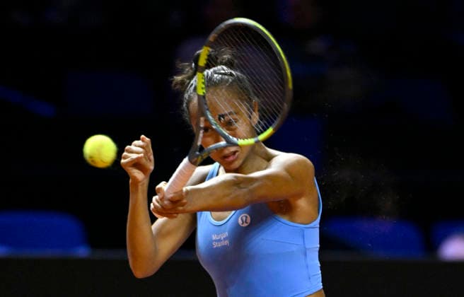 Leylah Fernandez (CAN) Aktion Tennis Damen Porsche-Cup Porsche Tennis Grand Prix GP Stuttgart 2026 Porsche Arena 11-19.04.2026 DFL REGULATIONS PROHIBIT ANY USE OF PHOTOGRAPHS AS IMAGE SEQUENCES AND OR QUASI-VIDEO Tennis Damen Porsche-Cup Porsche Tennis Grand Prix GP Stuttgart 2026