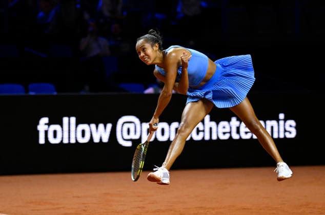 Leylah Fernandez (CAN) Aktion Aufschlag Tennis Damen Porsche-Cup Porsche Tennis Grand Prix GP Stuttgart 2026 Porsche Arena 11-19.04.2026 DFL REGULATIONS PROHIBIT ANY USE OF PHOTOGRAPHS AS IMAGE SEQUENCES AND OR QUASI-VIDEO Tennis Damen Porsche-Cup Porsche Tennis Grand Prix GP Stuttgart 2026
