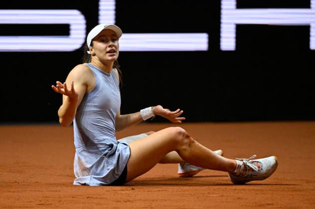 Zeynep Sonmez (TUR) stuerzt faellt zu Boden Gestik Geste Tennis Damen Porsche-Cup Porsche Tennis Grand Prix GP Stuttgart 2026 Porsche Arena 11-19.04.2026 DFL REGULATIONS PROHIBIT ANY USE OF PHOTOGRAPHS AS IMAGE SEQUENCES AND OR QUASI-VIDEO Tennis Damen Porsche-Cup Porsche Tennis Grand Prix GP Stuttgart 2026 *** Zeynep Sonmez TUR falls to the ground Gesture Gesture Tennis Womens Porsche Cup Porsche Tennis Grand Prix GP Stuttgart 2026 Porsche Arena 11 19 04 2026 DFL REGULATIONS PROHIBIT ANY USE OF PHOTOGRAPHS AS IMAGE SEQUENCES AND OR QUASI VIDEO Tennis Womens Porsche Cup Porsche Tennis Grand Prix GP Stuttgart 2026