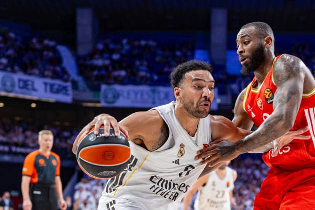 ESP: Real Madrid v Crvena Zvezda Meridianbet Belgrade Euroleague. Trey Lyles of Real Madrid and Codi Miller-McIntyre of Crvena Zvezda during the Euroleague match, between Real Madrid and Crvena Zvezda Meridianbet Belgrade played at Movistar Arena Stadium on April 16, 2026 in Madrid Spain Madrid Spain Basketball Copyright: xAlbaxPachecox xAgenciaxLOFx