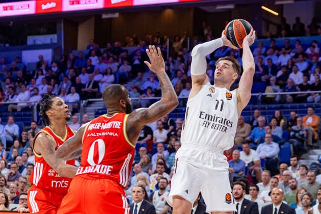 ESP: Real Madrid v Crvena Zvezda Meridianbet Belgrade Euroleague. Mario Hezonja of Real Madrid during the Euroleague match, between Real Madrid and Crvena Zvezda Meridianbet Belgrade played at Movistar Arena Stadium on April 16, 2026 in Madrid Spain Madrid Spain Basketball Copyright: xAlbaxPachecox xAgenciaxLOFx