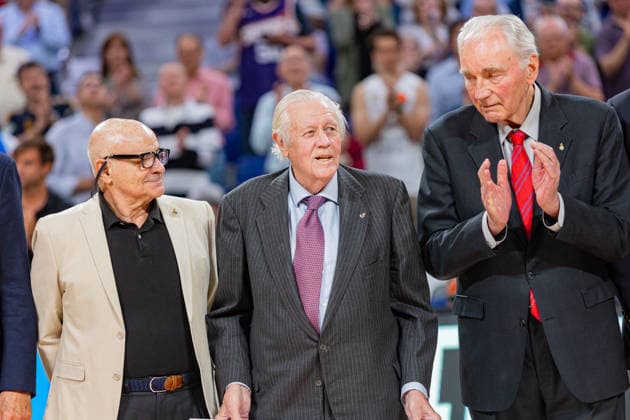ESP: Real Madrid v Crvena Zvezda Meridianbet Belgrade Euroleague. Tribute to Emiliano Rodriguez, ex player of Real Madrid during the Euroleague match, between Real Madrid and Crvena Zvezda Meridianbet Belgrade played at Movistar Arena Stadium on April 16, 2026 in Madrid Spain Madrid Spain Basketball Copyright: xAlbaxPachecox xAgenciaxLOFx