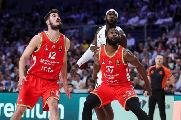 April 16, 2026, Madrid, Madrid, Spain: Nikola Kalinic of Crvena Zvezda, Usman Garuba of Real Madrid and Lazar Stojkovic of Crvena Zvezda in action during the Turkish Airlines EuroLeague Regular Season Round 38 match between Real Madrid and Crvena Zvezda Meridianbet Belgrade at Movistar Arena on April 16, 2026, in Madrid, Spain. Real Madrid V Crvena Zvezda Meridianbet Belgrade - Turkish Airlines EuroLeague  - ZUMAa181 20260416_zaa_a181_268 Copyright: xIrinaxR.xHipolitox