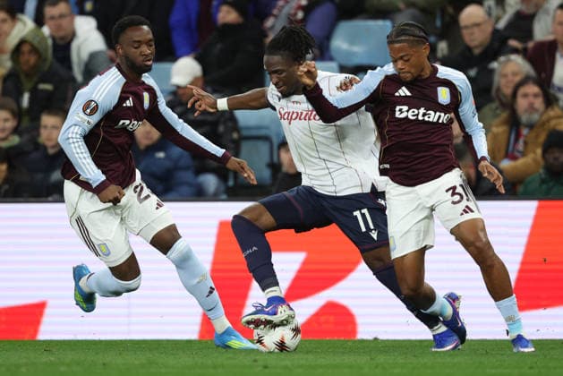 Aston Villa FC v Bologna FC 1909 - UEFA Europa League 2025 26 Quarter-Final Leg Two Lamare Bogarde of Aston Villa, Jonathan Rowe of Bologna and Leon Bailey of Aston Villa challenge during the UEFA Europa League 2025 26 Quarter-Final Leg Two match between Aston Villa FC and Bologna FC 1909 at Villa Park on April 16, 2026 in Birmingham, England. WARNING! This Photograph May Only Be Used For Newspaper And Or Magazine Editorial Purposes. May Not Be Used For Publications Involving 1 player, 1 Club Or 1 Competition Without Written Authorisation From Football DataCo Ltd. For Any Queries, Please Contact Football DataCo Ltd on +44 (0) 207 864 9121 Birmingham Villa Park England United Kingdom Copyright: xAllstarxPicturexLibraryxLtdx