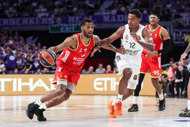 April 16, 2026, Madrid, Madrid, Spain: Jared Butler of Crvena Zvezda and Theo Maledon of Real Madrid in action during the Turkish Airlines EuroLeague Regular Season Round 38 match between Real Madrid and Crvena Zvezda Meridianbet Belgrade at Movistar Arena on April 16, 2026, in Madrid, Spain. Real Madrid V Crvena Zvezda Meridianbet Belgrade - Turkish Airlines EuroLeague  - ZUMAa181 20260416_zaa_a181_319 Copyright: xIrinaxR.xHipolitox