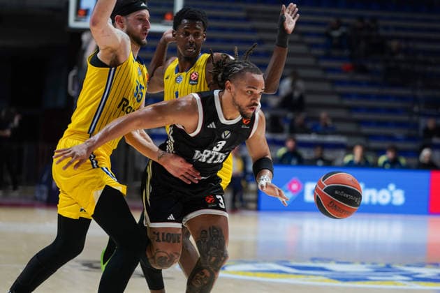 April 16, 2026, Belgrade, Central Serbia, Serbia: 2026416, Belgrade, Serbia - Maccabi Rapyd Tel Aviv and Virtus Bologna play a EuroLeague basketball game at the Aleksandar Nikolic Hall. CARSEN EDWARDS in action. Basketball 2026: EuroLeague: Maccabi Rapyd Tel Aviv 85:89 Virtus Bologna  - ZUMAd223 20260416_zip_d223_015 Copyright: xMarkoxDimicx