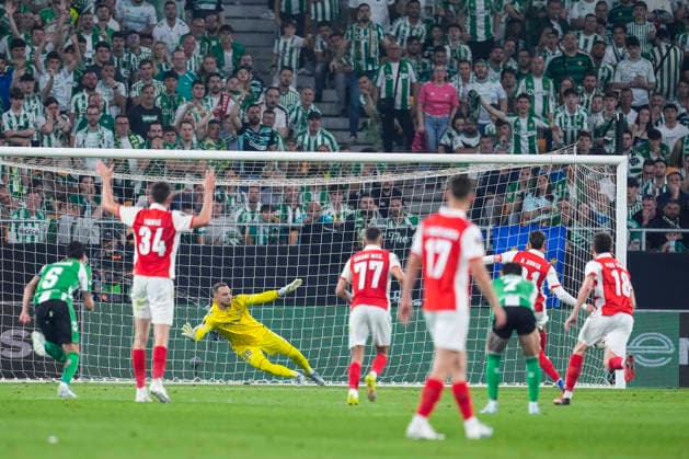 April 16, 2026, Sevilla, Sevilla, Spain: Ricardo Horta of SC Braga shoots for goal during the UEFA Europa League 2025 26 Quarter-Final Second Leg match between Real Betis and SC Braga at La Cartuja Stadium on April 16, 2026, in Sevilla, Spain. Real Betis V SC Braga - UEFA Europa League 2025 26 Quarter-Final Second Leg  - ZUMAa181 20260416_zaa_a181_310 Copyright: xJoaquoÂ­NxCorcherox