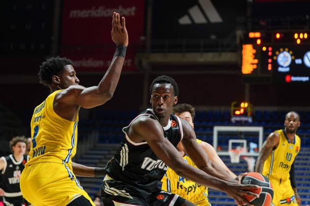 April 16, 2026, Belgrade, Central Serbia, Serbia: 2026416, Belgrade, Serbia - Maccabi Rapyd Tel Aviv and Virtus Bologna play a EuroLeague basketball game at the Aleksandar Nikolic Hall. SALIOU NIANG in action. Basketball 2026: EuroLeague: Maccabi Rapyd Tel Aviv 85:89 Virtus Bologna  - ZUMAd223 20260416_zip_d223_027 Copyright: xMarkoxDimicx