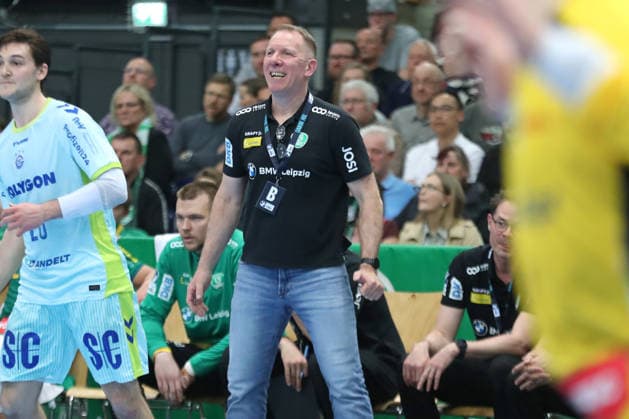 Handball DAIKIN HBL, SC DHfK Leipzig - VfL Gummersbach; 16.04.2026 Cheftrainer Frank Carstens (SC DHfK Leipzig). Handball, DAIKIN HBL, 1. Bundesliga, Saison 2025 2026, 21. Spieltag (Nachholer): SC DHfK Leipzig vs. VfL Gummersbach am 16.04.2026 in der Quarterback Immobilien Arena Leipzig. Copyright: xBEAUTIFULxSPORTS JanxKaeferx