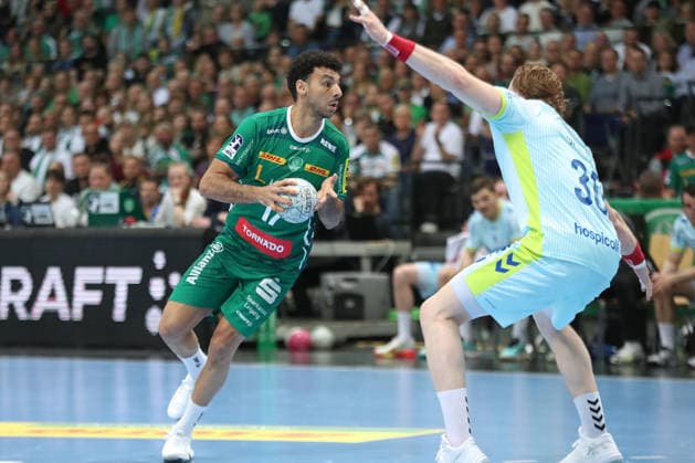 Handball DAIKIN HBL, SC DHfK Leipzig - VfL Gummersbach; 16.04.2026 Ahmed Khairi (17, SC DHfK Leipzig). Handball, DAIKIN HBL, 1. Bundesliga, Saison 2025 2026, 21. Spieltag (Nachholer): SC DHfK Leipzig vs. VfL Gummersbach am 16.04.2026 in der Quarterback Immobilien Arena Leipzig. Copyright: xBEAUTIFULxSPORTS JanxKaeferx