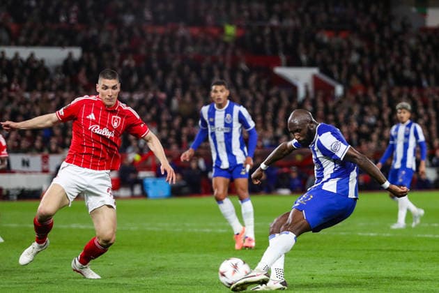 Nottingham Forest v FC Porto, UEFA Europa League Seko Fofana Of FC Porto shoots at goal during the Nottingham Forest v FC Porto UEFA Europa League match at the City Ground, West Bridgford, England on 16 April 2026 Credit: Lee Keuneke Every Second Media Editorial use only. All images are copyright Every Second Media Limited. No images may be reproduced without prior permission. Copyright: xIMAGO EveryxSecondxMediax ESM-1913-0086 LeexKeunekex xEveryxSecondxMediax
