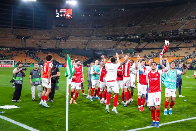 April 16, 2026, Sevilla, Sevilla, Spain: Players of SC Braga celebrate the victory during the UEFA Europa League 2025 26 Quarter-Final Second Leg match between Real Betis and SC Braga at La Cartuja Stadium on April 16, 2026, in Sevilla, Spain. Sevilla Spain - ZUMAa181 20260416_zaa_a181_342 Copyright: xJoaquoÂ­NxCorcherox
