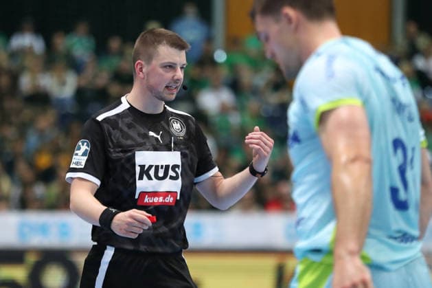 Handball DAIKIN HBL, SC DHfK Leipzig - VfL Gummersbach; 16.04.2026 Schiedsrichter Malte Frank. Handball, DAIKIN HBL, 1. Bundesliga, Saison 2025 2026, 21. Spieltag (Nachholer): SC DHfK Leipzig vs. VfL Gummersbach am 16.04.2026 in der Quarterback Immobilien Arena Leipzig. Copyright: xBEAUTIFULxSPORTS JanxKaeferx