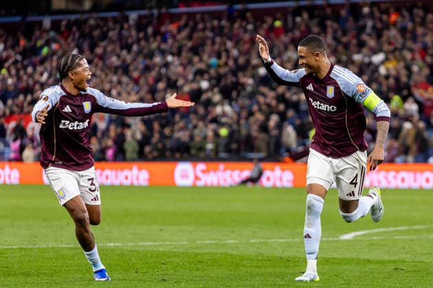 Aston Villa v Bologna, Europa League GOAL scores 4-0 Aston Villa defender Ezri Konsa (4) scores and celebrates during the Europa League match between Aston Villa and Bologna at Villa Park, Birmingham, UK on 16 April 2026. Birmingham Villa Park West Midlands UK Editorial use only , Copyright: xManjitxNarotrax PSI-24080-0148