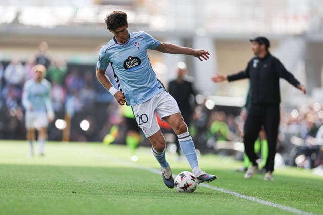 April 16, 2026, Vigo, Vigo, Spain: VIGO, SPAIN - APRIL 16: Marcos Alonso of Celta Vigo in to the UEFA Europa League 2025 26 Quarter-Final Leg Two match between Real Club Celta and SC Freiburg at Estadio Balaidos on April 16, 2026 in Vigo, Spain Vigo Spain - ZUMAe141 20260416_zsp_e141_009 Copyright: xLuisxEirasx