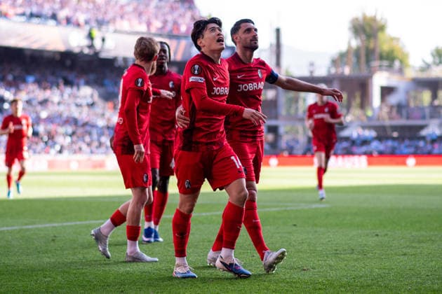 April 16, 2026, Vigo, Galicia, Spain: VIGO, SPAIN - APRIL 16: YUITO SUZUKI of SC Freiburg celebrates his goal during the UEFA Europa League 2025 26 Quarter finals second leg between RC Celta and SC Freiburg, at Balaidos Stadium on April 16, 2026 in Vigo, Spain Vigo Spain - ZUMAl192 20260416_zsp_l192_006 Copyright: xMiguelxLemosx
