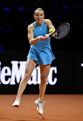 Elina Svitolina Switolina (UKR) Aktion Tennis Damen Porsche-Cup Porsche Tennis Grand Prix GP Stuttgart 2026 Porsche Arena 11-19.04.2026 DFL REGULATIONS PROHIBIT ANY USE OF PHOTOGRAPHS AS IMAGE SEQUENCES AND OR QUASI-VIDEO Tennis Damen Porsche-Cup Porsche Tennis Grand Prix GP Stuttgart 2026