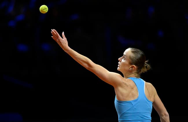 Elina Svitolina Switolina (UKR) Aktion Aufschlag Tennis Damen Porsche-Cup Porsche Tennis Grand Prix GP Stuttgart 2026 Porsche Arena 11-19.04.2026 DFL REGULATIONS PROHIBIT ANY USE OF PHOTOGRAPHS AS IMAGE SEQUENCES AND OR QUASI-VIDEO Tennis Damen Porsche-Cup Porsche Tennis Grand Prix GP Stuttgart 2026