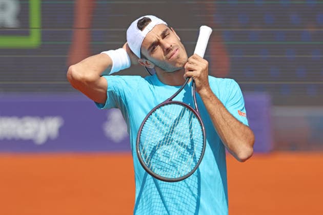 Francisco Cerundolo (ARG) dehnt sich Tennis BMW Open by Bitpanda 2026 ATP, Tennis Herren 500 München 17.04.2026 FOTO: Mladen Lackovic LakoPress