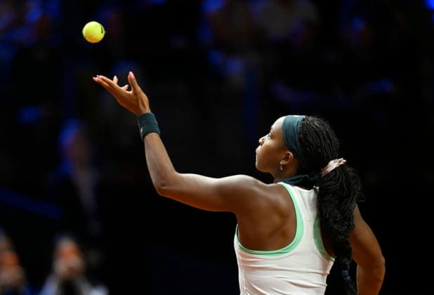 Coco Gauff (USA) Aktion Aufschlag Tennis Damen Porsche-Cup Porsche Tennis Grand Prix GP Stuttgart 2026 Porsche Arena 11-19.04.2026 DFL REGULATIONS PROHIBIT ANY USE OF PHOTOGRAPHS AS IMAGE SEQUENCES AND OR QUASI-VIDEO Tennis Damen Porsche-Cup Porsche Tennis Grand Prix GP Stuttgart 2026 *** Coco Gauff USA Action Serve Tennis Womens Porsche Cup Porsche Tennis Grand Prix GP Stuttgart 2026 Porsche Arena 11 19 04 2026 DFL REGULATIONS PROHIBIT ANY USE OF PHOTOGRAPHS AS IMAGE SEQUENCES AND OR QUASI VIDEO Tennis Womens Porsche Cup Porsche Tennis Grand Prix GP Stuttgart 2026