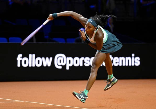 Coco Gauff (USA) Aktion Aufschlag Tennis Damen Porsche-Cup Porsche Tennis Grand Prix GP Stuttgart 2026 Porsche Arena 11-19.04.2026 DFL REGULATIONS PROHIBIT ANY USE OF PHOTOGRAPHS AS IMAGE SEQUENCES AND OR QUASI-VIDEO Tennis Damen Porsche-Cup Porsche Tennis Grand Prix GP Stuttgart 2026