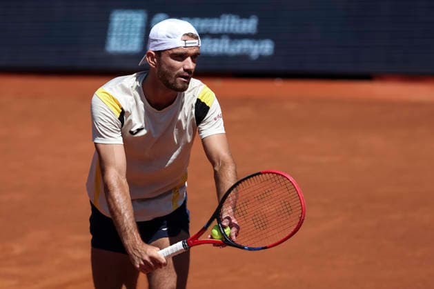 April 17, 2026, Barcelona, Barcelona, Spain: Tomas Machac of Czech Republic in action against Andrey Rublev of Russia during the Quarter-finals tennis match of the Barcelona Open Banc Sabadell - Conde Godo 2026 Day 7 at Real Club de Tenis Barcelona on April 17, 2026 in Barcelona, Spain. Barcelona Open Banc Sabadell - Conde Godo 2026 Day 7  - ZUMAa181 20260417_zaa_a181_124 Copyright: xJavierxBorregox