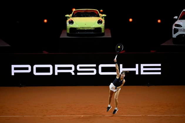 Karolina Muchova (CZE) Aktion vor Siegerfahrzeug Porsche 911 Carrera S Cabriolet Tennis Damen Porsche-Cup Porsche Tennis Grand Prix GP Stuttgart 2026 Porsche Arena 11-19.04.2026 DFL REGULATIONS PROHIBIT ANY USE OF PHOTOGRAPHS AS IMAGE SEQUENCES AND OR QUASI-VIDEO Tennis Damen Porsche-Cup Porsche Tennis Grand Prix GP Stuttgart 2026