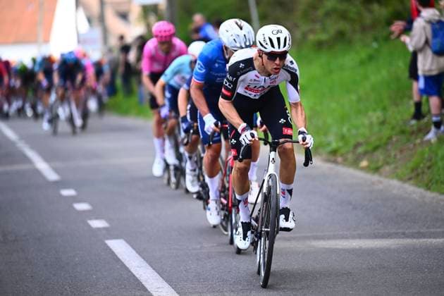 Brabantse Pijl - Fleche Brabanconne 2026 Cycling Race OVERIJSE, BELGIUM - APRIL 17 : Cosnefroy Benoit (FRA) of UAE Team Emirates - XRG during the 66th edition of De Brabantse Pijl - La Fleche Brabanconne an UCI ProSeries 1.Pro one day cycling road race for Men Elite of 162 km with start in Beersel and finish in Overijse on April 17, 2026 in Overijse, Belgium, 17 04 2026 ( Motordriver Kenny Verfaillie - Overijse Belgium  Copyright: xGvgx