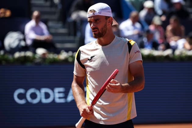 April 17, 2026, Barcelona, Barcelona, Spain: Tomas Machac of Czech Republic in action against Andrey Rublev of Russia during the Quarter-finals tennis match of the Barcelona Open Banc Sabadell - Conde Godo 2026 Day 7 at Real Club de Tenis Barcelona on April 17, 2026 in Barcelona, Spain. Barcelona Spain - ZUMAa181 20260417_zaa_a181_047 Copyright: xJavierxBorregox