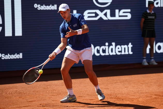 April 17, 2026, Barcelona, Barcelona, Spain: Hamad Medjedovic of Serbia in action against Nuno Borges of Portugal during the Quarter-finals tennis match of the Barcelona Open Banc Sabadell - Conde Godo 2026 Day 7 at Real Club de Tenis Barcelona on April 17, 2026 in Barcelona, Spain. Barcelona Spain - ZUMAa181 20260417_zaa_a181_053 Copyright: xJavierxBorregox