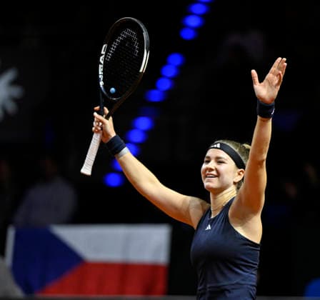 Karolina Muchova (CZE) Jubel Freude Emotion nach Gewinn des Matches Gestik Geste Flagge Tschechien Tennis Damen Porsche-Cup Porsche Tennis Grand Prix GP Stuttgart 2026 Porsche Arena 11-19.04.2026 DFL REGULATIONS PROHIBIT ANY USE OF PHOTOGRAPHS AS IMAGE SEQUENCES AND OR QUASI-VIDEO Tennis Damen Porsche-Cup Porsche Tennis Grand Prix GP Stuttgart 2026