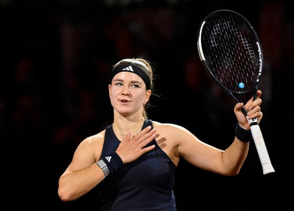 Karolina Muchova (CZE) Jubel Freude Emotion nach Gewinn des Matches Gestik Geste bedankt sich bei Zuschauern Hand auf Herz Tennis Damen Porsche-Cup Porsche Tennis Grand Prix GP Stuttgart 2026 Porsche Arena 11-19.04.2026 DFL REGULATIONS PROHIBIT ANY USE OF PHOTOGRAPHS AS IMAGE SEQUENCES AND OR QUASI-VIDEO Tennis Damen Porsche-Cup Porsche Tennis Grand Prix GP Stuttgart 2026