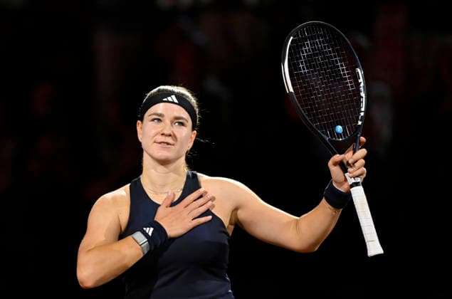 Karolina Muchova (CZE) Jubel Freude Emotion nach Gewinn des Matches Gestik Geste bedankt sich bei Zuschauern Hand auf Herz Tennis Damen Porsche-Cup Porsche Tennis Grand Prix GP Stuttgart 2026 Porsche Arena 11-19.04.2026 DFL REGULATIONS PROHIBIT ANY USE OF PHOTOGRAPHS AS IMAGE SEQUENCES AND OR QUASI-VIDEO Tennis Damen Porsche-Cup Porsche Tennis Grand Prix GP Stuttgart 2026