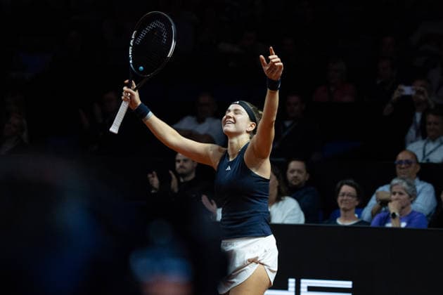Karolina Muchova (CZE) im Bild, Jubel, Emotion, Freude, Geste, GER, Karolina Muchova vs. Coco Gauff, Tennis, ATP, Tennis Herren Turnier, WTA, Tennis Damen 500, Porsche Tennis Grand-Prix, Viertelfinale, 15.04.2026, GER, Karolina Muchova vs. Coco Gauff, Tennis, ATP-Turnier, WTA 500, Porsche Tennis Grand-Prix, Viertelfinale, 15.04.2026, Stuttgart Copyright: xEibner-Pressefoto EdwardxCheungx EP_ECG