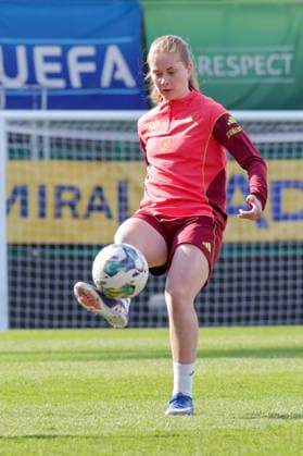 17.04.2026, xgrfx, Fussball DFB-Medientermine, Deutsche Frauennationalmannschaft Training v.l. Sjoeke Nüsken (Deutsche Frauennationalmannschaft) (DFL DFB REGULATIONS PROHIBIT ANY USE OF PHOTOGRAPHS as IMAGE SEQUENCES and or QUASI-VIDEO) Ried