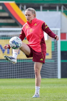 17.04.2026, xgrfx, Fussball DFB-Medientermine, Deutsche Frauennationalmannschaft Training v.l. Elisa Senß (Deutsche Frauennationalmannschaft) (DFL DFB REGULATIONS PROHIBIT ANY USE OF PHOTOGRAPHS as IMAGE SEQUENCES and or QUASI-VIDEO) Ried
