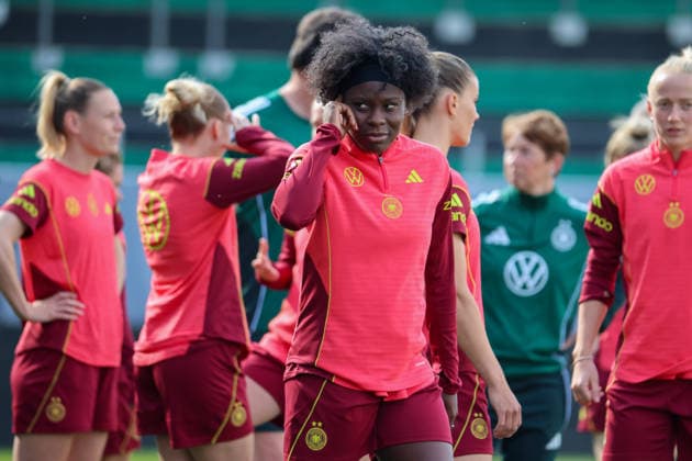 Ried im Innkreis, Österreich 17. April 2026: Vorbereitung auf das Frauen WM-Qualifikationsspiel Österreich vs. Deutschland - Abschlusstraining Im Bild: Nicole Anyomi (Deutschland) Copyright: HMBxMedia MadeleinexFantini