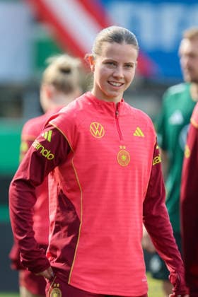 Ried im Innkreis, Österreich 17. April 2026: Vorbereitung auf das Frauen WM-Qualifikationsspiel Österreich vs. Deutschland - Abschlusstraining Im Bild: Sarah Mattner-Trembleau (Deutschland) Copyright: HMBxMedia MadeleinexFantini