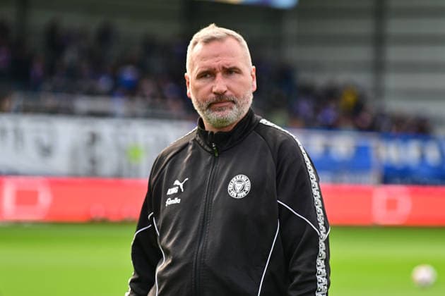 17.04.2026, Fußball, Herren, 2.BL (Bundesliga), Saison 2025 2026, Holstein Kiel - 1. FC Kaiserslautern, 30. Spieltag Trainer Tim Walter (Kiel) Kiel, Holstein-Stadion Holstein-Stadion Schleswig-Holstein Deutschland
