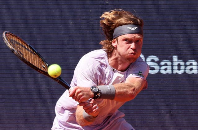 Barcelona Open Banc Sabadell 2026 - Day Five Andrey Rublev plays against Tomas Machac during the quarter-finals (Day Seven) of the Barcelona Open Banc Sabadell 73rd Conde de Godo Trophy at Real Club de Tenis Barcelona 1899 in Barcelona, Spain, on April 17, 2026. Barcelona Barcelona Spain  Copyright: xUrbanandsportx originalFilename:urbanandsport-machacvr260417_npmOd.jpg