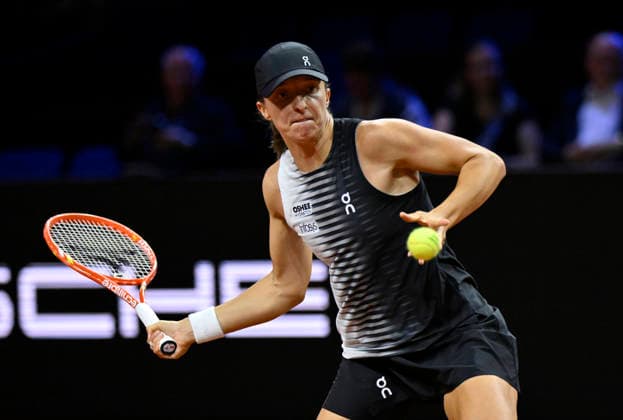 Iga Swiatek (POL) Aktion Tennis Damen Porsche-Cup Porsche Tennis Grand Prix GP Stuttgart 2026 Porsche Arena 11-19.04.2026 DFL REGULATIONS PROHIBIT ANY USE OF PHOTOGRAPHS AS IMAGE SEQUENCES AND OR QUASI-VIDEO Tennis Damen Porsche-Cup Porsche Tennis Grand Prix GP Stuttgart 2026
