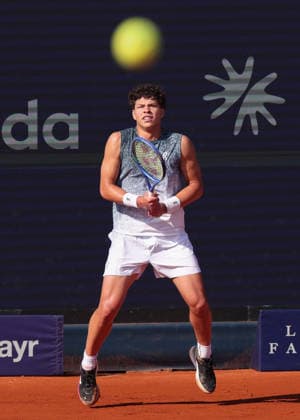 Ben Shelton wartet auf den Ball Tennis - BMW Open 2026 - ATP, Tennis Herren 500 - MTTC Iphitos - Muenchen - Bayern - Deutschland - 17 April 2026. Copyright: xJuergenxHasenkopfx