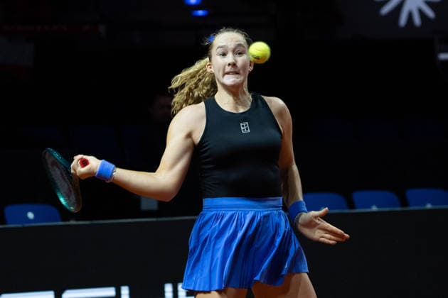Mirra Andreeva (RUS) im Bild am Ball, Aktion, GER, Mirra Andreeva vs. Iga Swiatek, Tennis, ATP, Tennis Herren Turnier, WTA, Tennis Damen 500, Porsche Tennis Grand-Prix, Viertelfinale, 15.04.2026, GER, Mirra Andreeva vs. Iga Swiatek, Tennis, ATP-Turnier, WTA 500, Porsche Tennis Grand-Prix, Viertelfinale, 15.04.2026, Stuttgart Copyright: xEibner-Pressefoto EdwardxCheungx EP_ECG