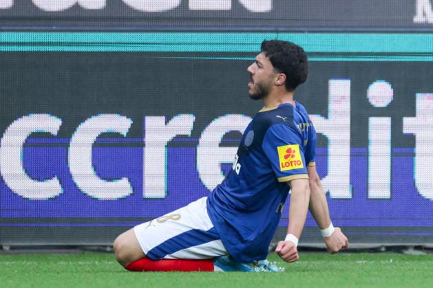 Umut Tohumcu (Holstein Kiel) bejubelt seinen Treffer zum 1:0, 2. Bundesliga, Holstein Kiel v 1. FC Kaiserslautern, Holstein-Stadion am 17. April 2026 in Kiel, Deutschland. (Foto von Marco Steinbrenner DeFodi Images) Umut Tohumcu (Holstein Kiel) celebrates after scoring his teams first goal, 2. Bundesliga, Holstein Kiel v 1. FC Kaiserslautern, Holstein-Stadion, April 17, 2026 in Kiel, Germany. (Photo by Marco Steinbrenner DeFodi Images) -
